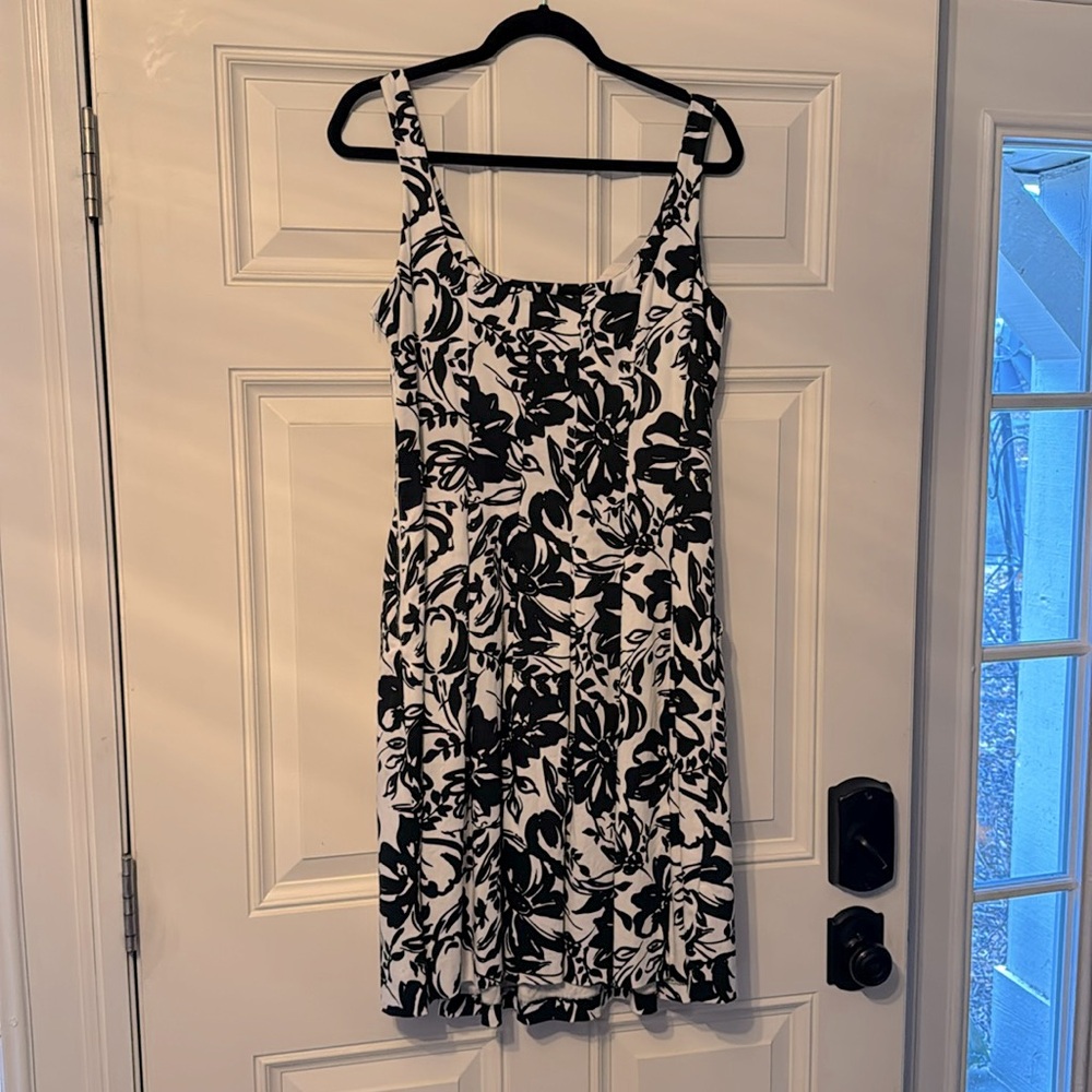 Black and white flowered spring dress